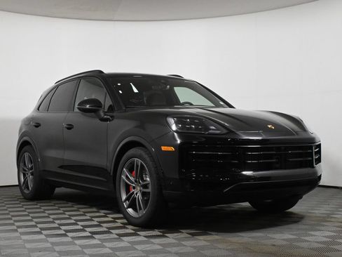 Used 2026 Porsche Cayenne S AWD/4WD image 9