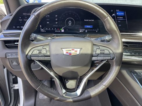 Used 2022 Cadillac Escalade Premium Luxury AWD/4WD image 24