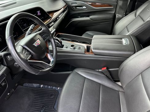 Used 2022 Cadillac Escalade ESV Luxury image 9