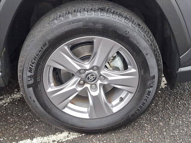Certified 2025 Toyota RAV4 LE AWD/4WD image 28