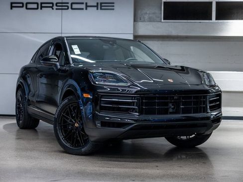 Certified 2025 Porsche Cayenne Coupe image 10