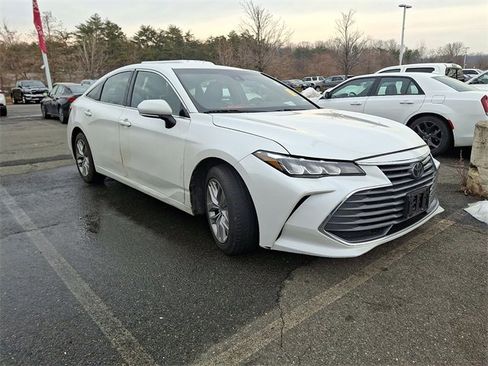 Used 2022 Toyota Avalon XLE image 6
