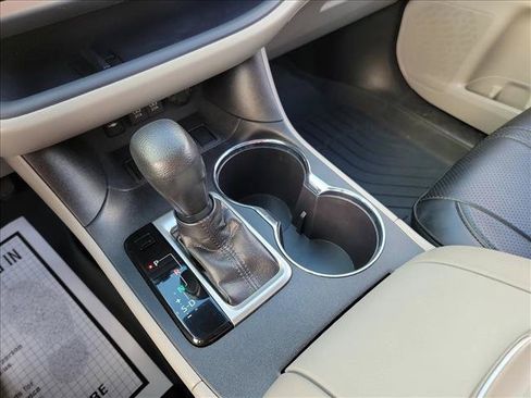 Used 2019 Toyota Highlander LE FWD image 22