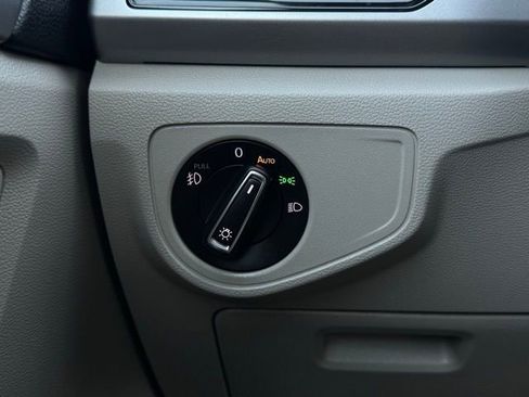 Used 2020 Volkswagen Atlas SEL image 32