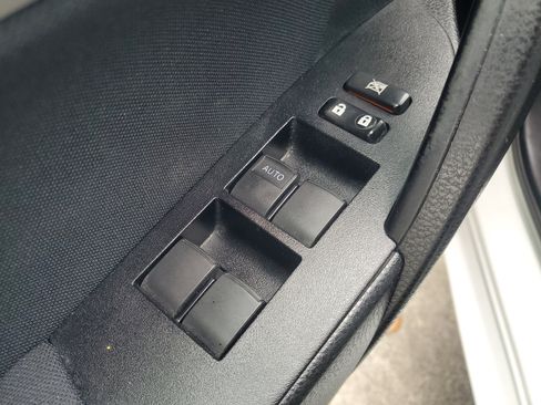 Used 2016 Toyota Corolla LE image 18