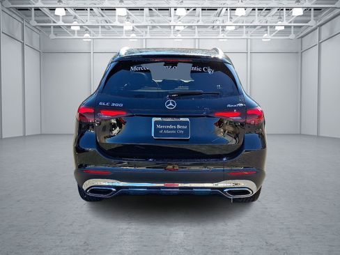 Used 2026 Mercedes-Benz GLC 300 4MATIC image 5