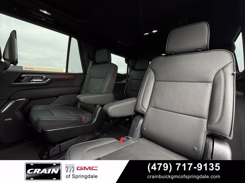 Used 2025 GMC Yukon Denali w/ Advanced Technology Package AWD/4WD image 24