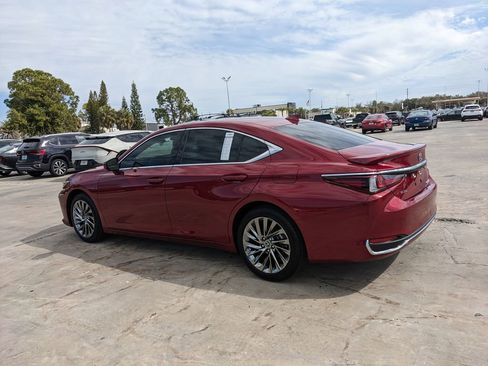 Used 2024 Lexus ES 300h 300h Luxury w/ Technology Package image 7