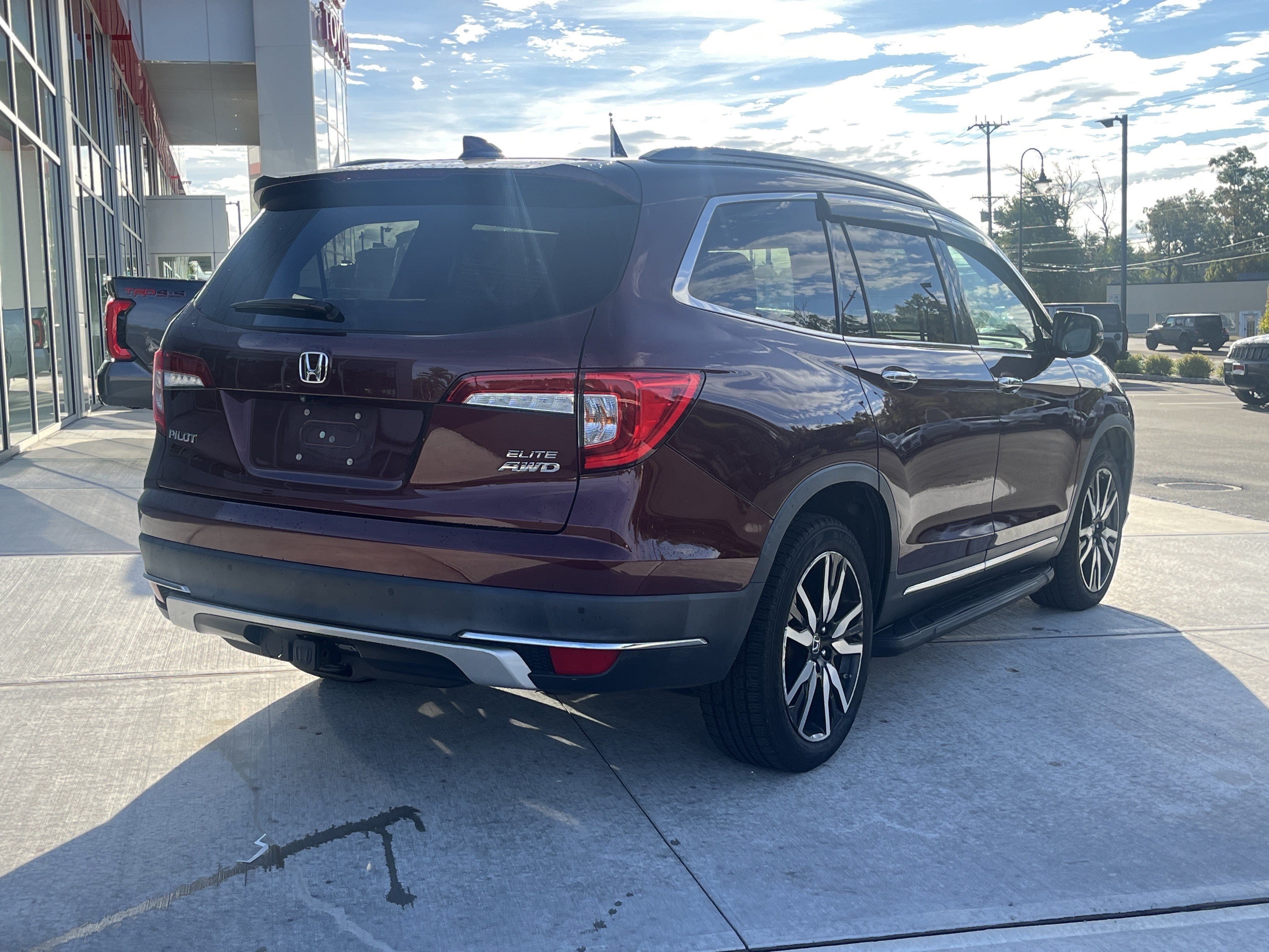 Used 2021 Honda Pilot Elite image 3