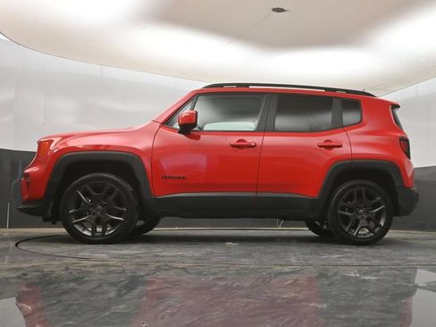 Used 2022 Jeep Renegade Latitude w/ Sun/Sound Group AWD/4WD image 18