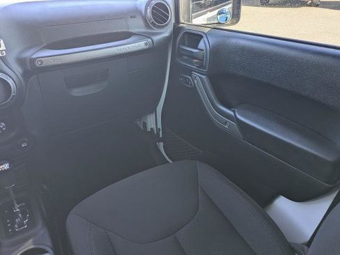 Used 2018 Jeep Wrangler Sport AWD/4WD image 17