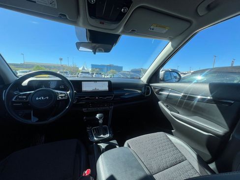 Used 2025 Kia Seltos S image 35
