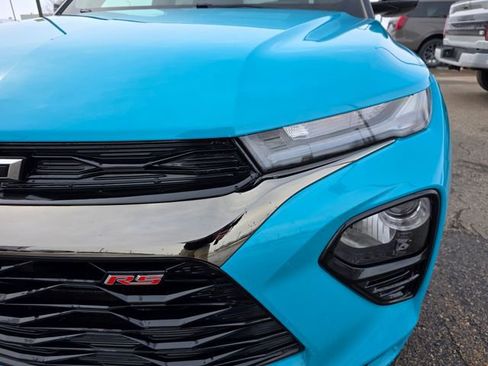 Used 2021 Chevrolet TrailBlazer RS w/ Sun and Liftgate Package FWD image 3
