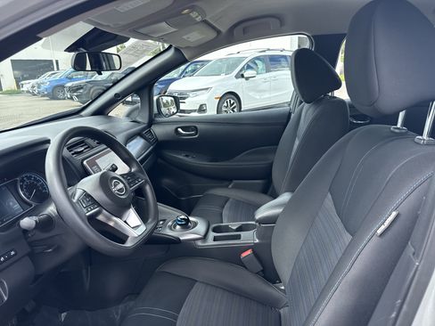 Used 2023 Nissan Leaf S image 12