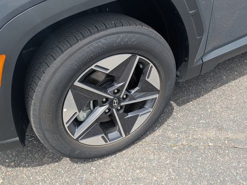 Certified 2025 Hyundai Tucson SEL AWD/4WD image 9