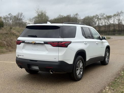 Used 2024 Chevrolet Traverse LT image 5
