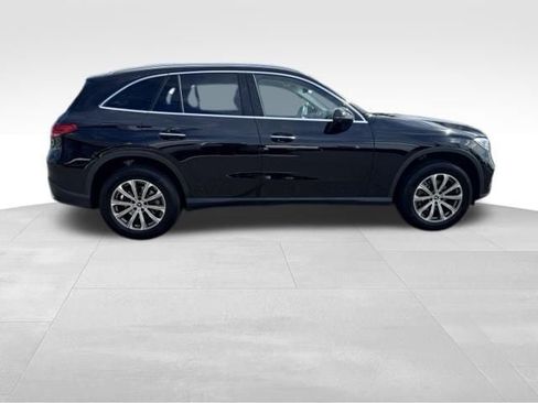 Used 2023 Mercedes-Benz GLC 300 4MATIC image 2
