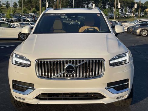 Certified 2023 Volvo XC90 B6 Ultimate w/ Lounge Package AWD/4WD image 2