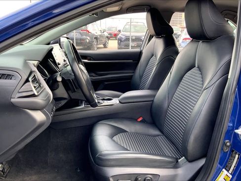 Used 2024 Toyota Camry SE image 7