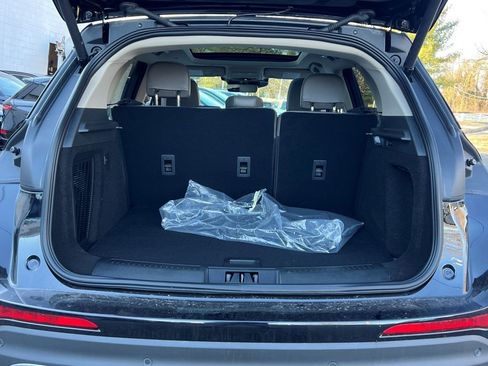 New 2026 Lincoln Corsair Premiere image 11