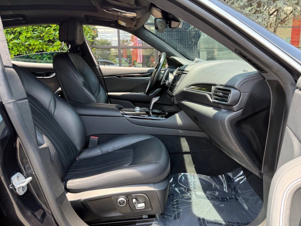 Used 2023 Maserati Levante Modena AWD/4WD image 34