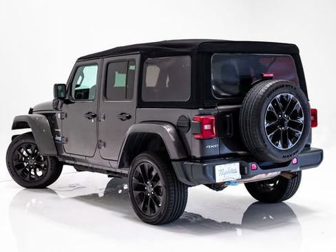 Used 2024 Jeep Wrangler Unlimited Sahara AWD/4WD image 29
