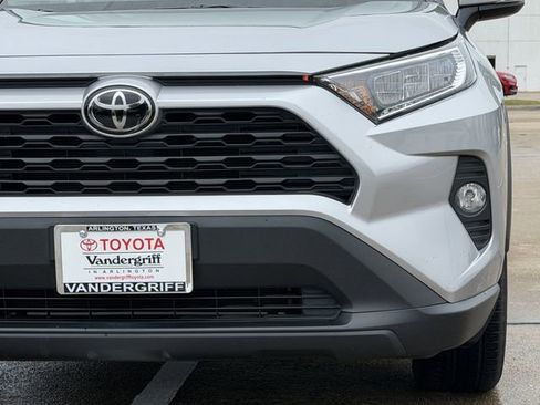 Used 2021 Toyota RAV4 XLE Premium FWD image 9