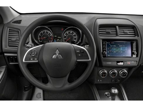 Used 2025 Mitsubishi Outlander Sport AWD image 7