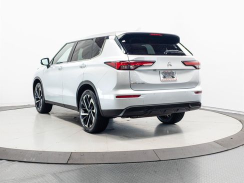 Used 2022 Mitsubishi Outlander ES AWD/4WD image 8