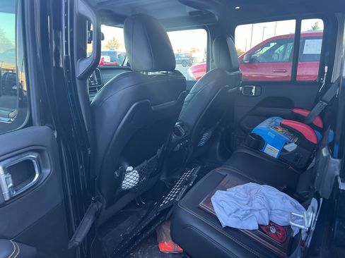 Used 2025 Jeep Gladiator High Tide image 6