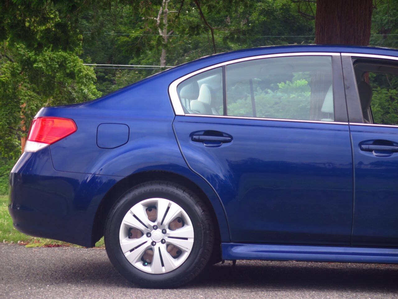 Used 2011 Subaru Legacy 2.5i AWD/4WD image 23