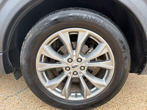 Used 2021 Ford Explorer Limited w/ Equipment Group 301A RWD image 11