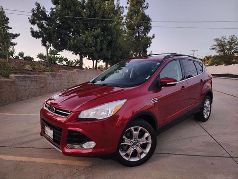 Used 2013 Ford Escape SEL image 2