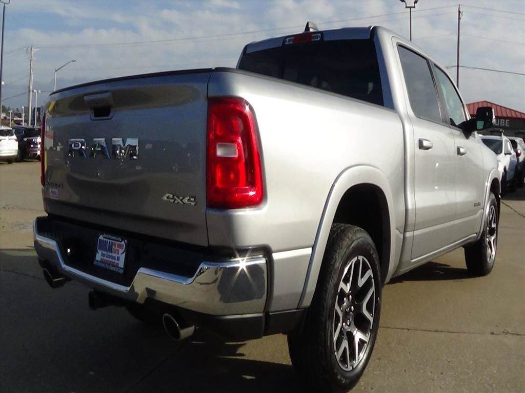 Used 2025 RAM 1500 Laramie AWD/4WD image 7