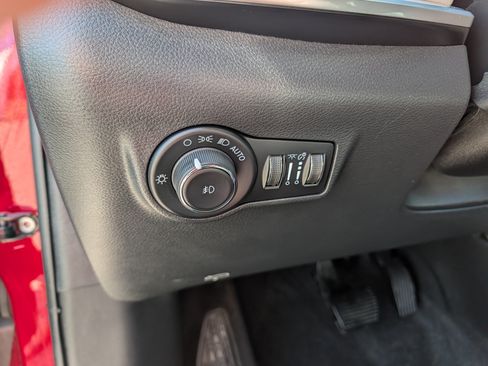Used 2026 Jeep Compass Limited AWD/4WD image 24