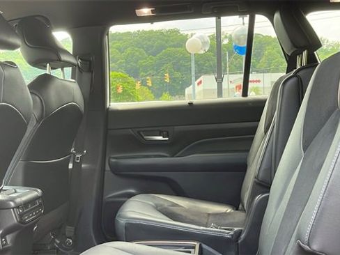 Used 2024 Toyota Grand Highlander AWD Hybrid image 20