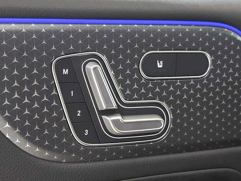 Used 2026 Mercedes-Benz GLB 250 4MATIC image 23