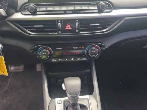 Used 2019 Kia Forte LXS FWD image 11