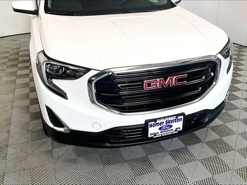 Used 2018 GMC Terrain SLE image 29