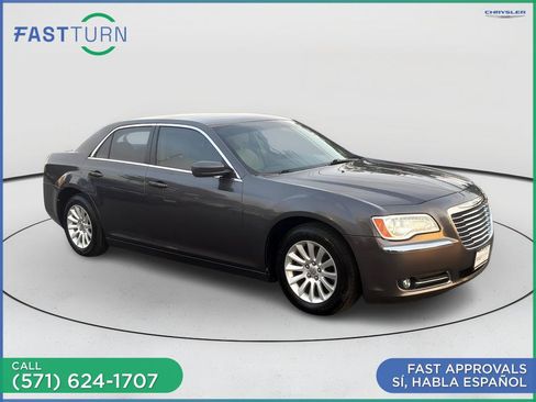 Used 2014 Chrysler 300 w/ Driver Convenience Group RWD image 5