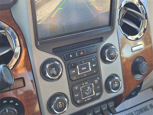 Used 2015 Ford F250 King Ranch image 25