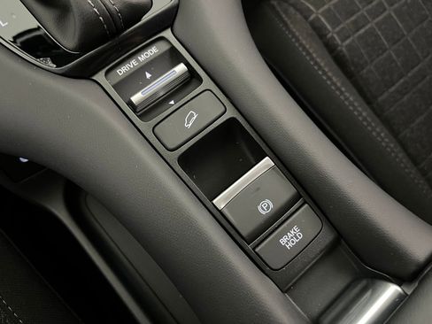 New 2026 Honda HR-V LX image 24