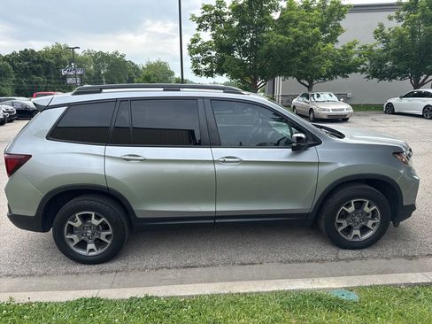 Used 2023 Honda Passport TrailSport image 4