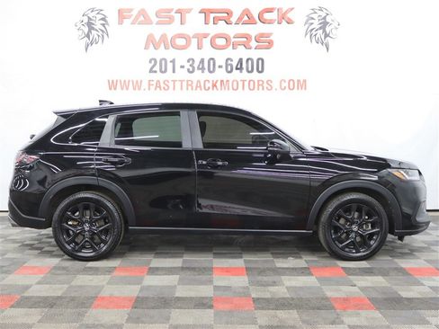 Used 2023 Honda HR-V Sport image 4