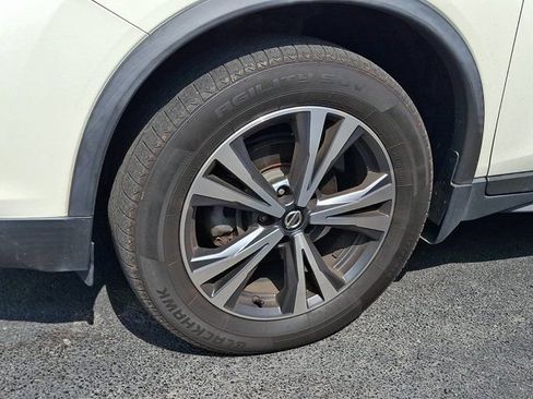 Used 2019 Nissan Rogue SV w/ Premium Package AWD/4WD image 4