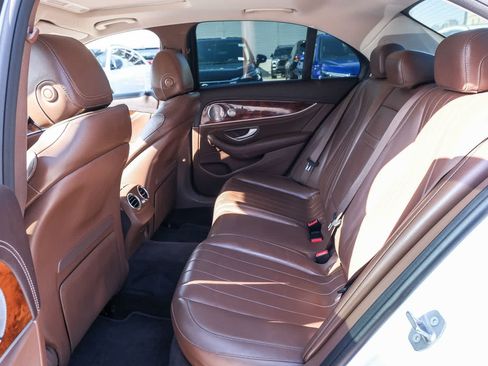 Used 2018 Mercedes-Benz E 300 image 19