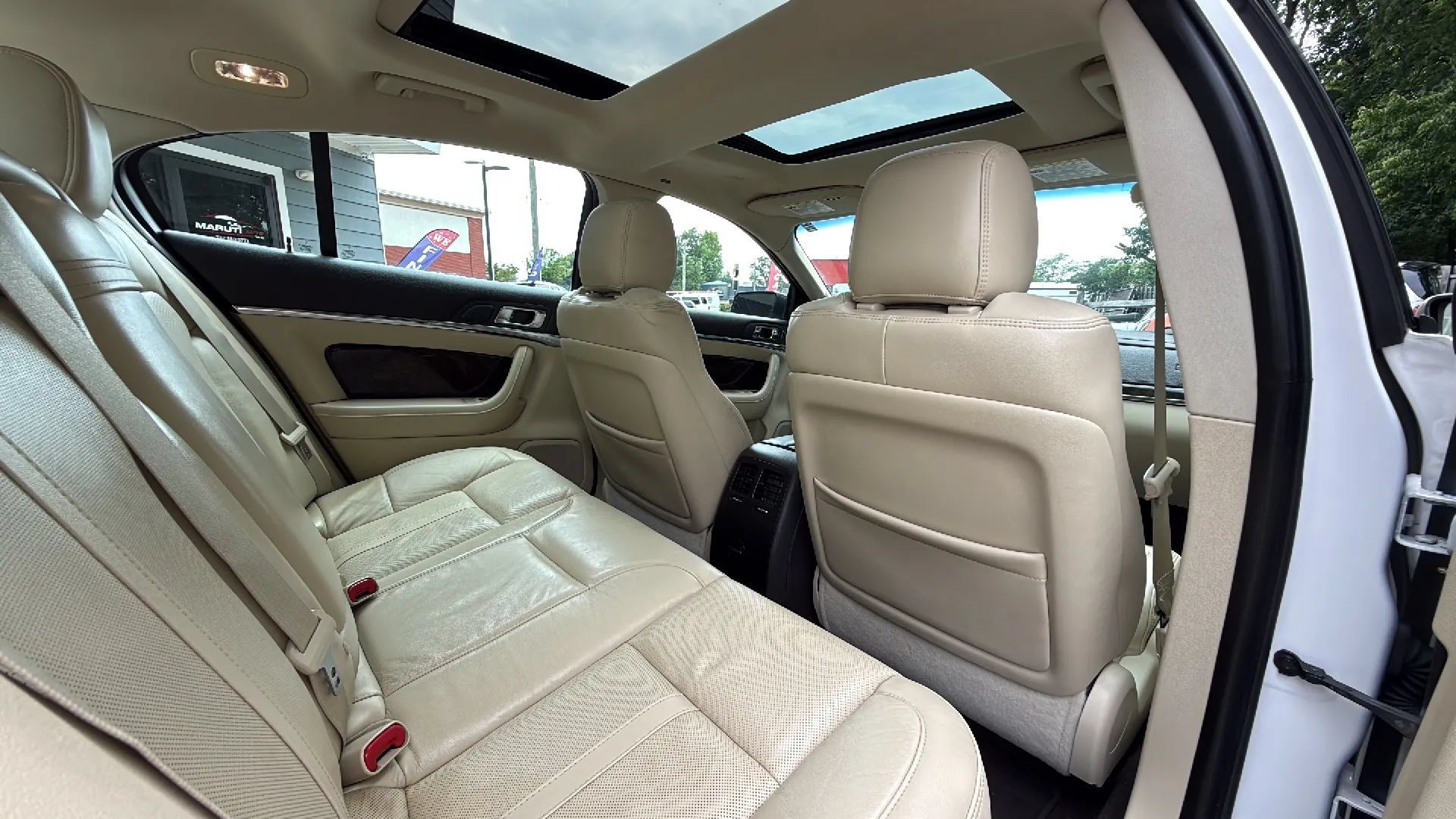 Used 2014 Lincoln MKS AWD w/ Equipment Group 101A image 25