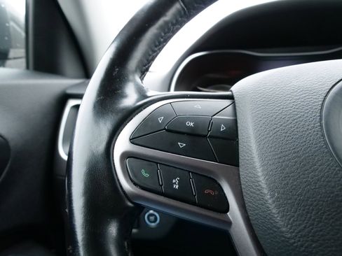 Used 2021 Jeep Cherokee Latitude Lux w/ Comfort/Convenience Group image 22