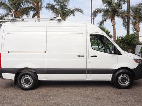 Used 2024 Mercedes-Benz Sprinter 2500 w/ Acoustic Package image 11
