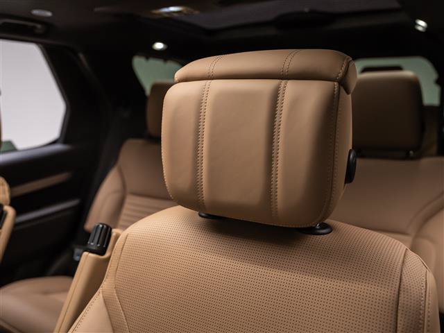 New 2026 Land Rover Discovery Limited Edition AWD/4WD image 15